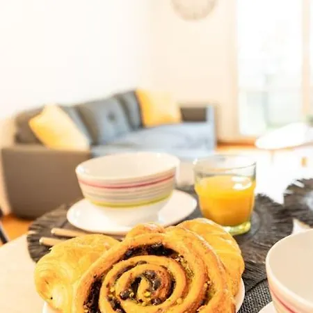 T2 De Standing Au Coeur De L Avenue De Champagne *