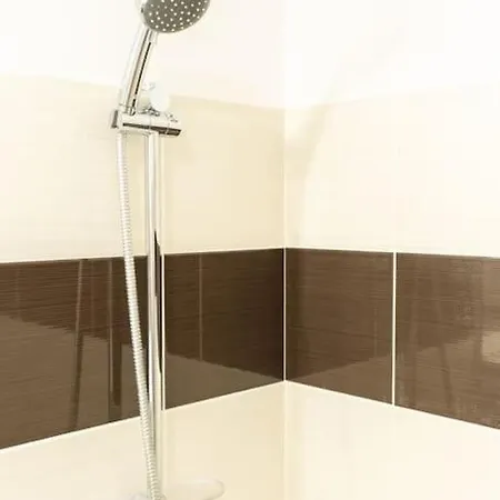 Lejlighed T2 De Standing Au Coeur De L Avenue De Champagne *